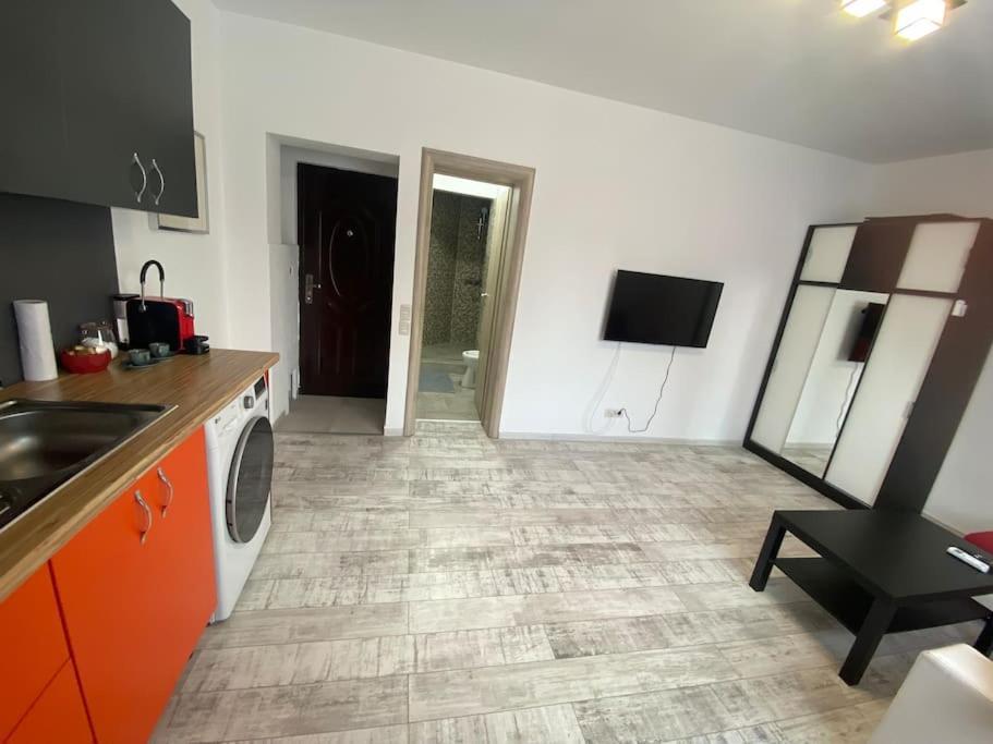 Cozy Studio 10 Min Away From Th Center Of The City Bucureşti Ngoại thất bức ảnh